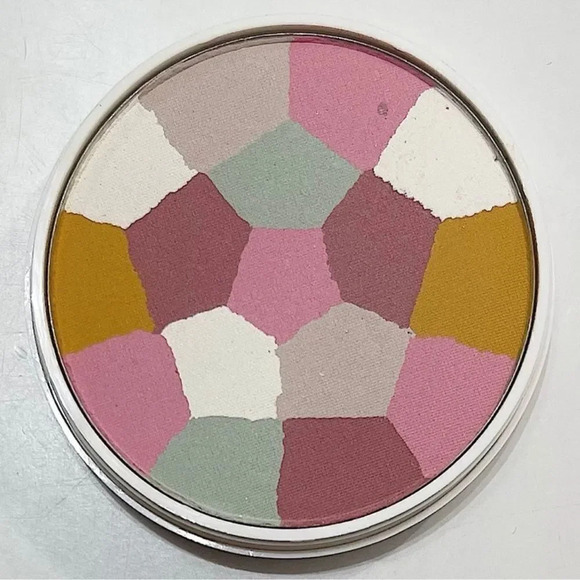 Joan Rivers Absolutely Magic Correcting Powder - Picture 1 of 3